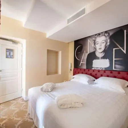 Château De La Tour Hotel 4*