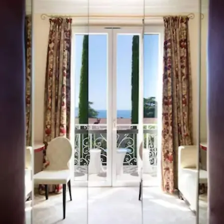 Chateau De La Tour Szálloda 4*