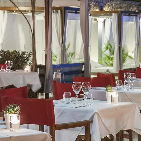 Chateau De La Tour Szálloda 4*