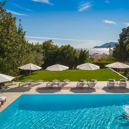 Chateau De La Tour Szálloda 4*